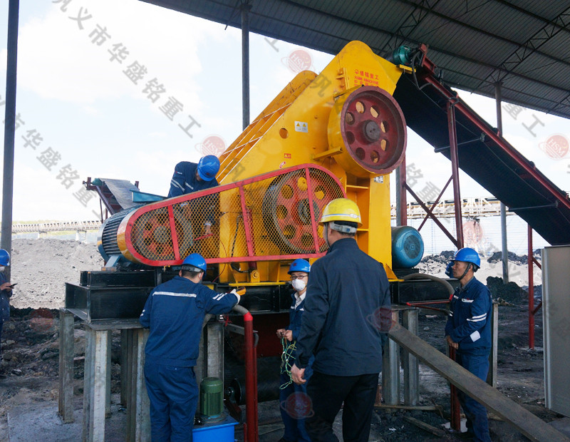 磚廠處理煤矸石頁巖適合用哪種粉碎機?多少錢一臺